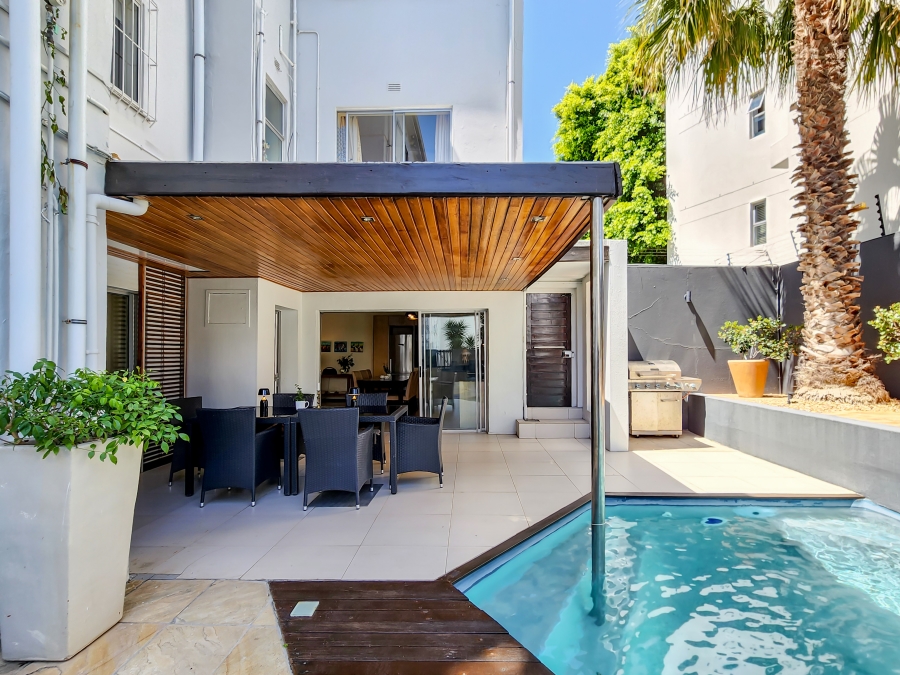 2 Bedroom Property for Sale in Sea Point Western Cape